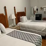 Warfield Hotel