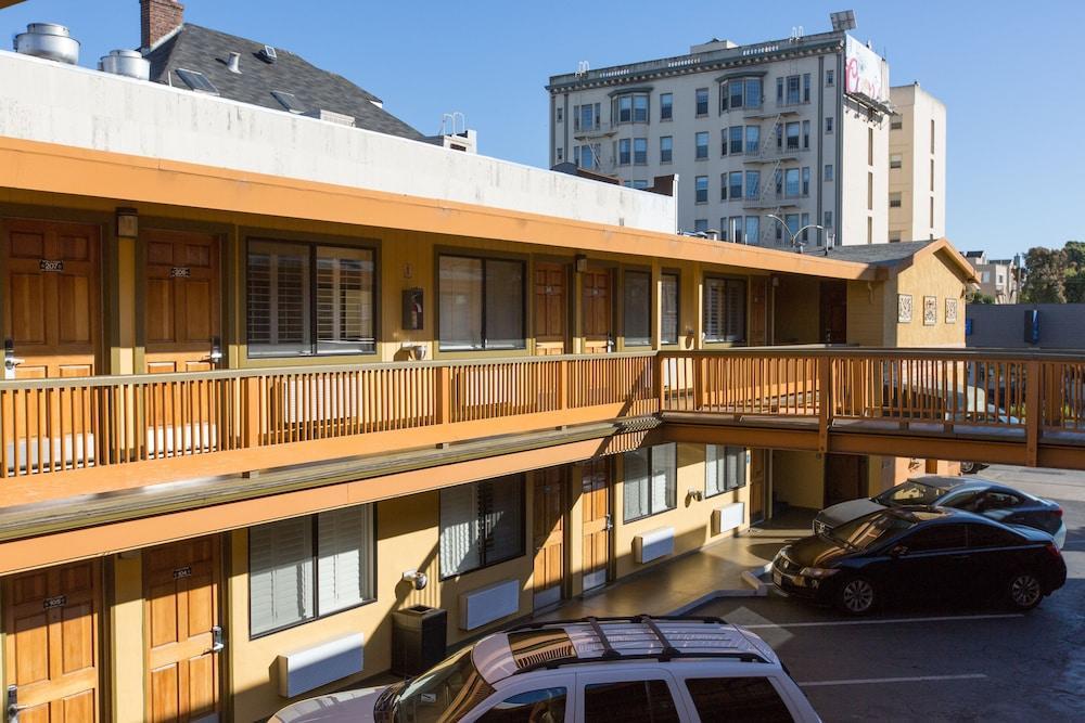 Motel Geary Parkway 3*