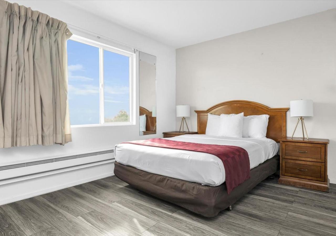 6 San Francisco, Ca Great Highway Hotel 2*