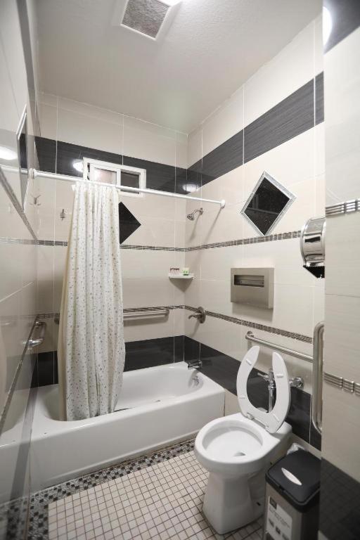 Hotel Oak 2*