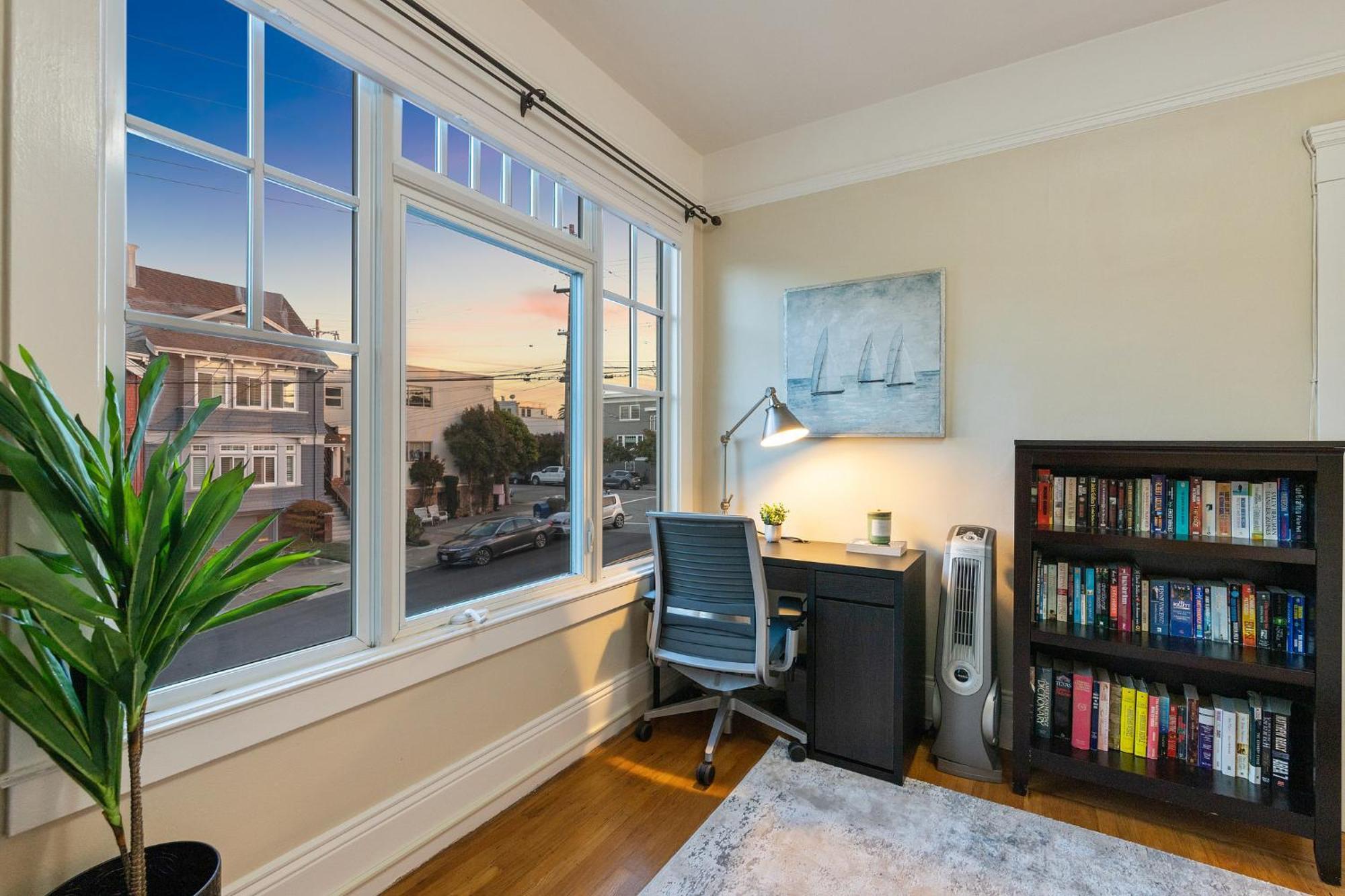 Apartment Cozy 2br Retreat With Parking & Laundry *