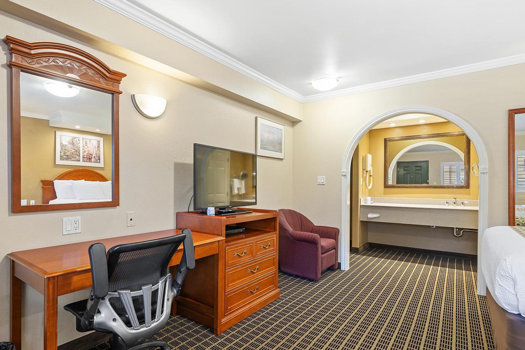 Alexis Park Hotel
