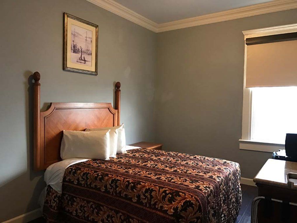 Inn Warfield