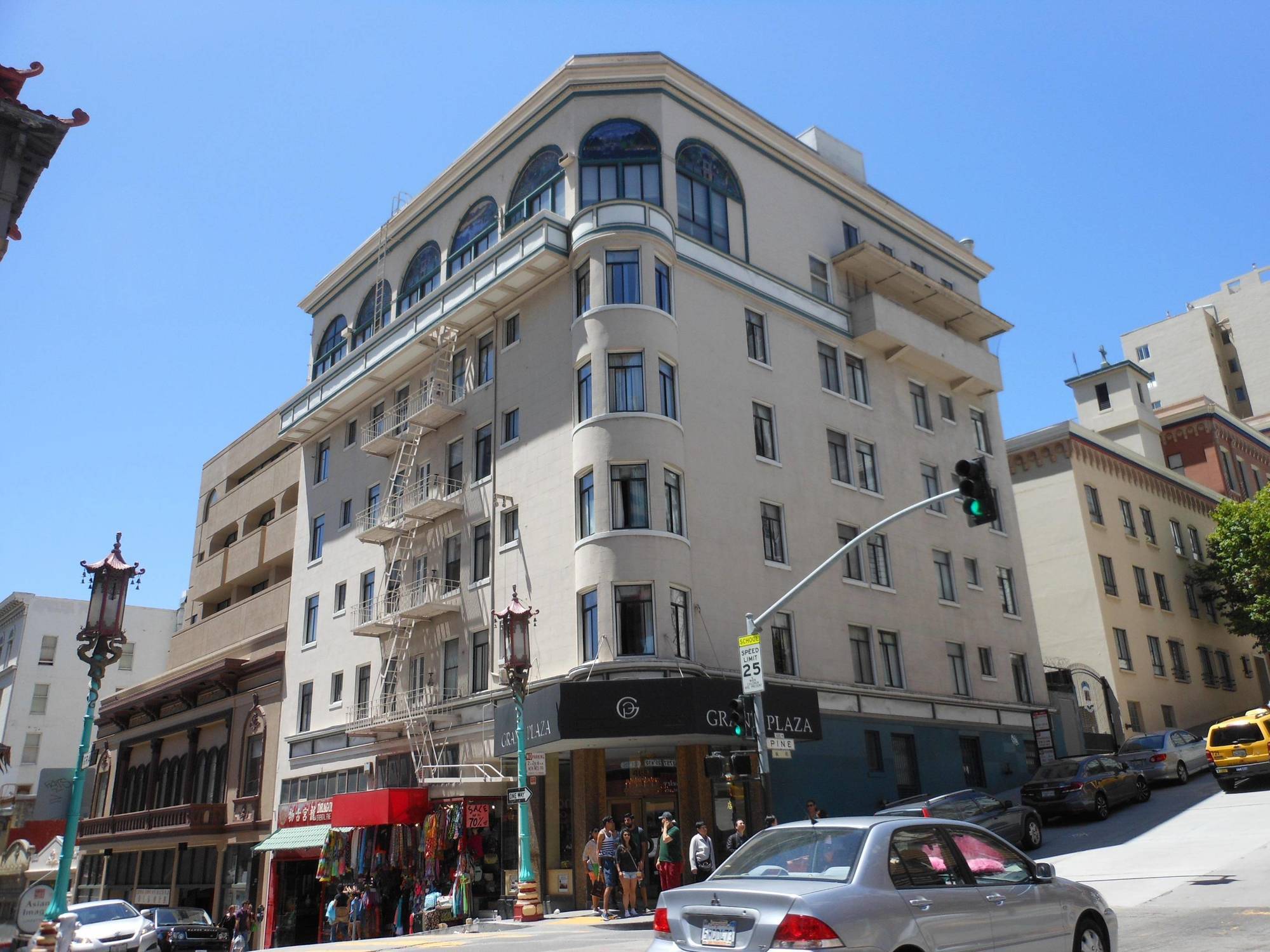 Grant Plaza Hotel 2*