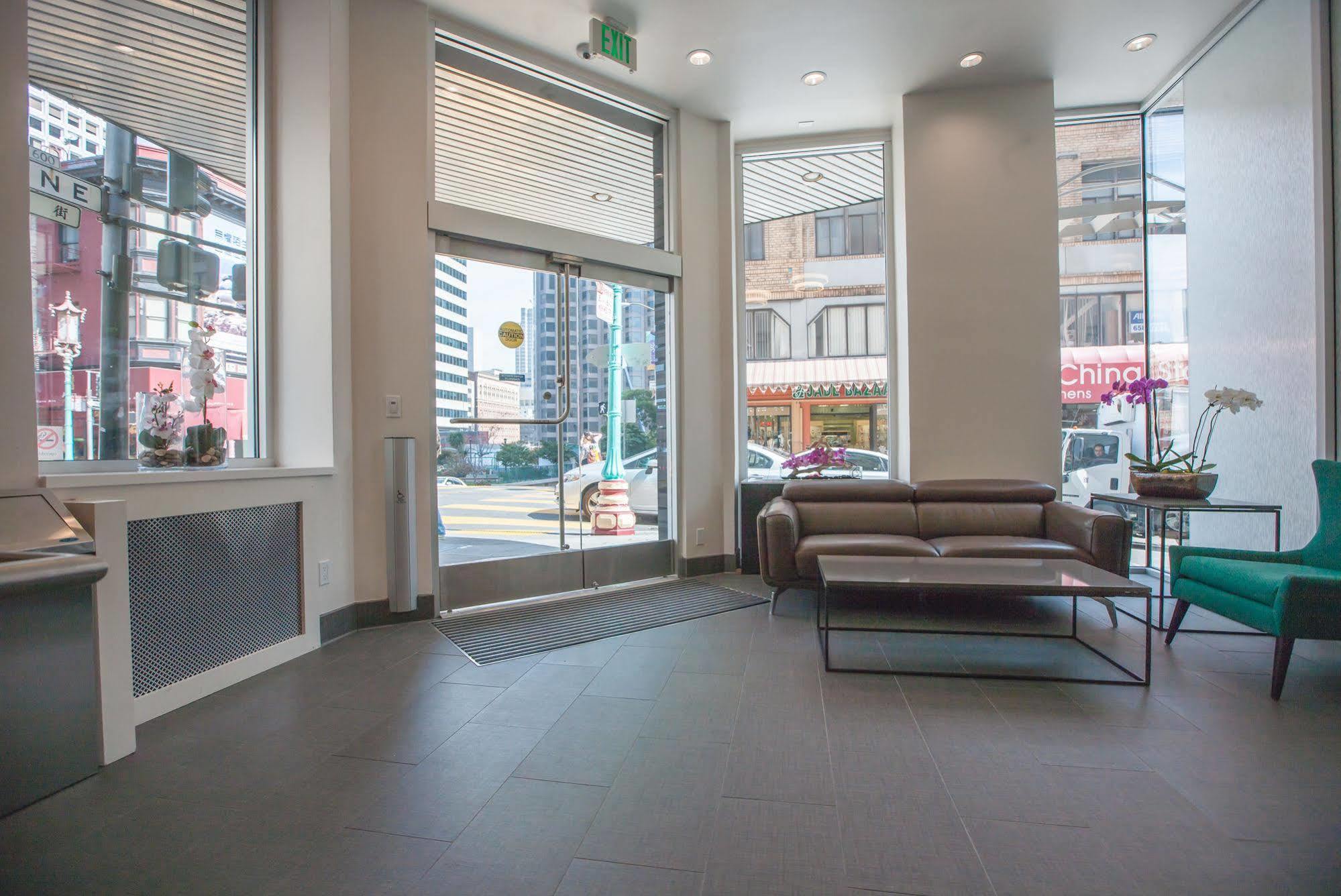 Grant Plaza Hotel 2*