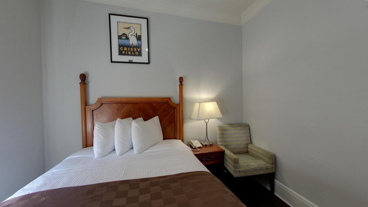 Warfield Inn