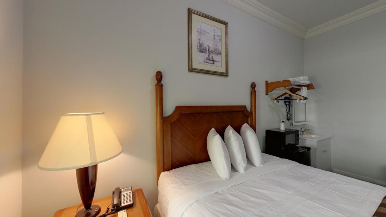 Warfield Inn 3*