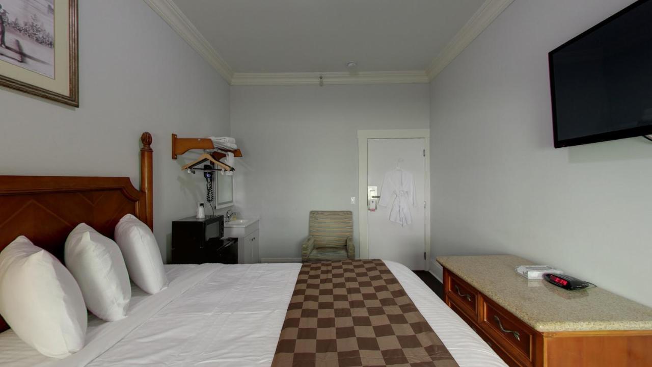 Inn Warfield 3*