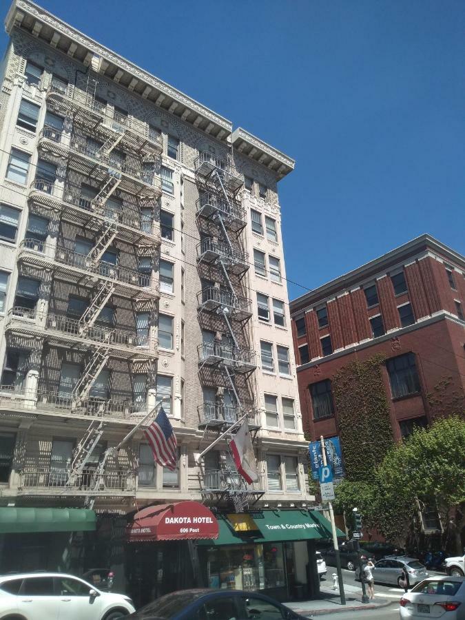 Dakota Hostel And Hotel