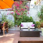 Beautiful Condo In Sun Drenched Garden