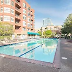 S Beach Studio W Movie Room Nr Att Park Sfo-151