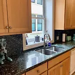 Gorgeous Apt High Atop Nob Hill Free Parking!