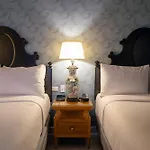 Hotel Fiona