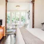 Pacific Heights Victorian Garden Suite