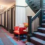 Hotel Triton