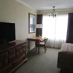 Cow Hollow Inn And Suites