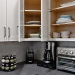 Cozy 2Br Retreat With Parking & Laundry