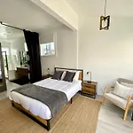 Sf, Location, Location, Comfort