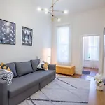 3 Bedroom Central Hayes Valley Condo By Shops, Restaurants, Bars, And Downtown