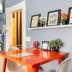 Stunning, Central Sanfran Experience, 2 En-Suite Baths, Walk To Everything, Guest Favorite, Book Your Holiday Now