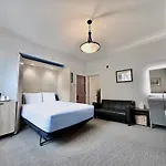 The Grove Inn