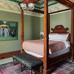 Chateau Tivoli Bed And Breakfast