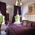 Noe\'s Nest Bed & Breakfast