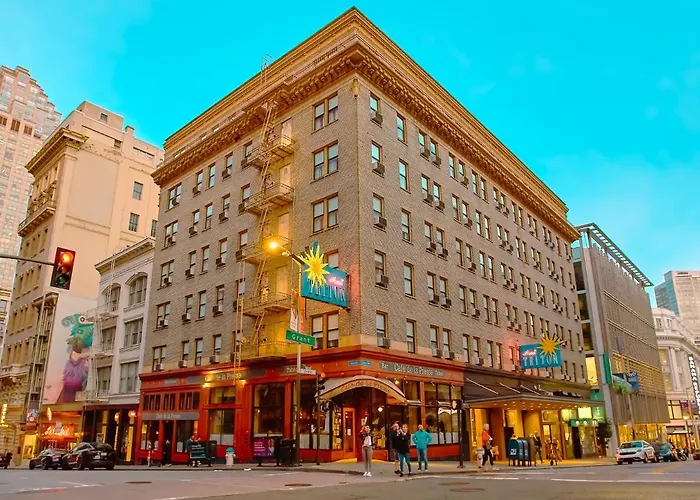 Hotel Triton