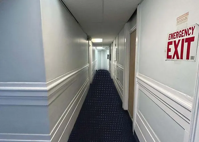 Sf Travelers Inn