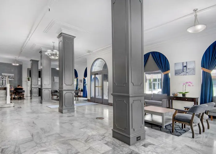 The Monarch Hotel