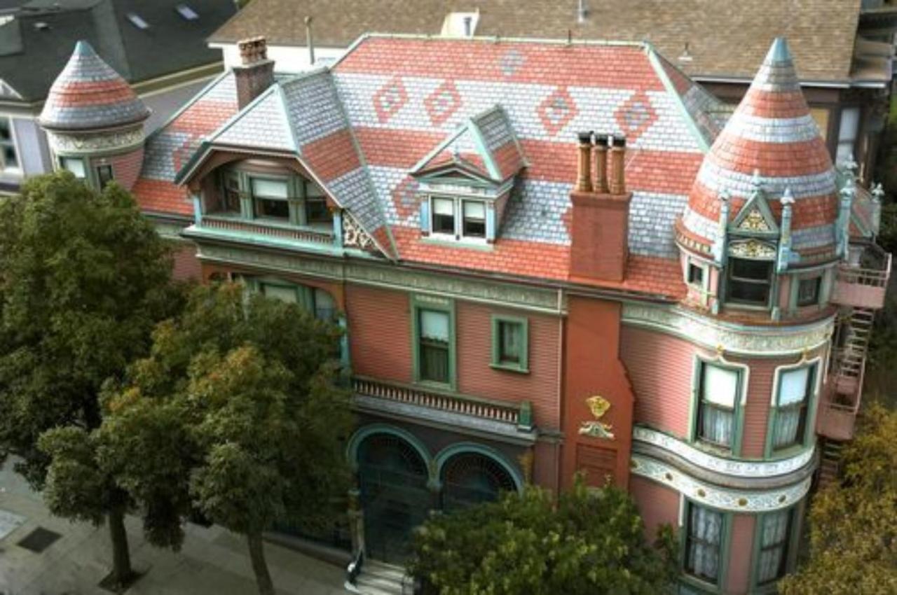Chateau Tivoli Bed & Breakfast