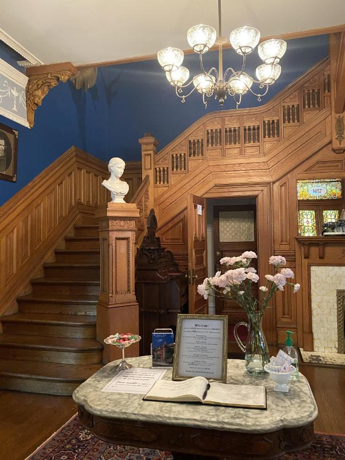 Chateau Tivoli Bed & Breakfast