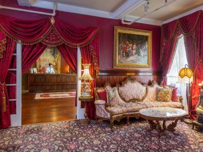 Queen Anne Hotel