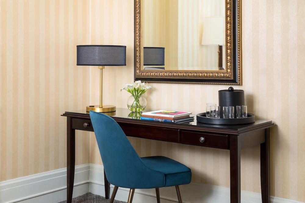 Hotel Whitcomb 3*