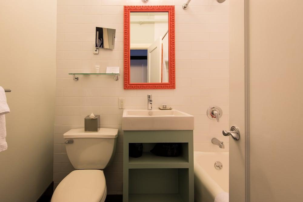 Hotel Carlton, A Joie De Vivre 4*