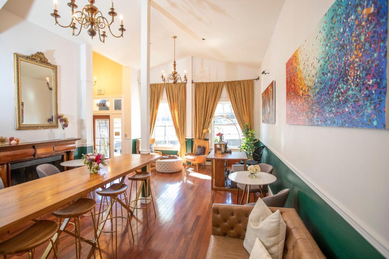 Washington Square Hotel 3*