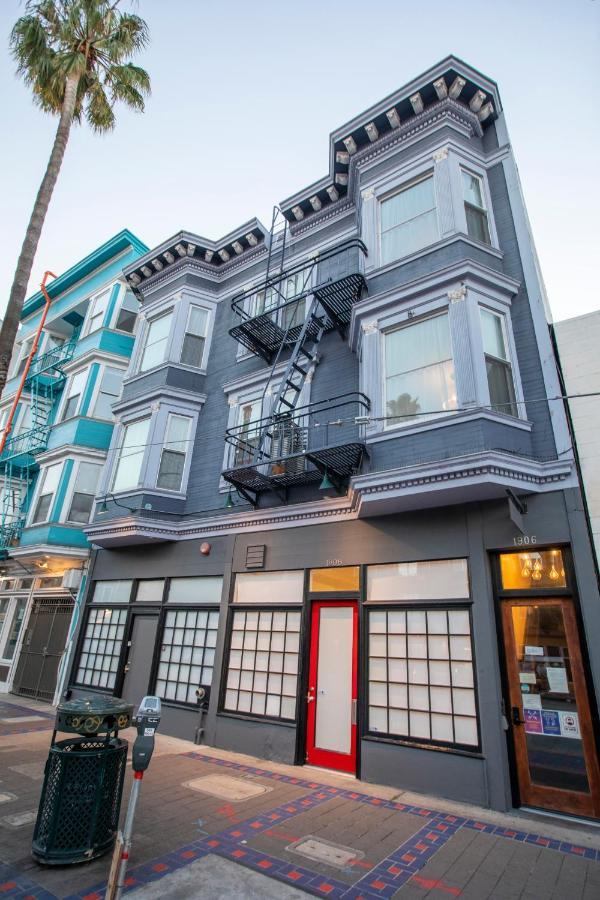 1906 Mission Hotel