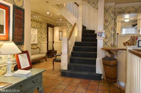 Petite Hotel 3*