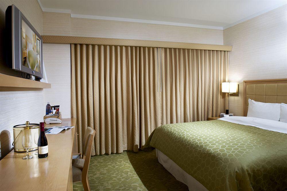 Orchard Garden Hotel 4*