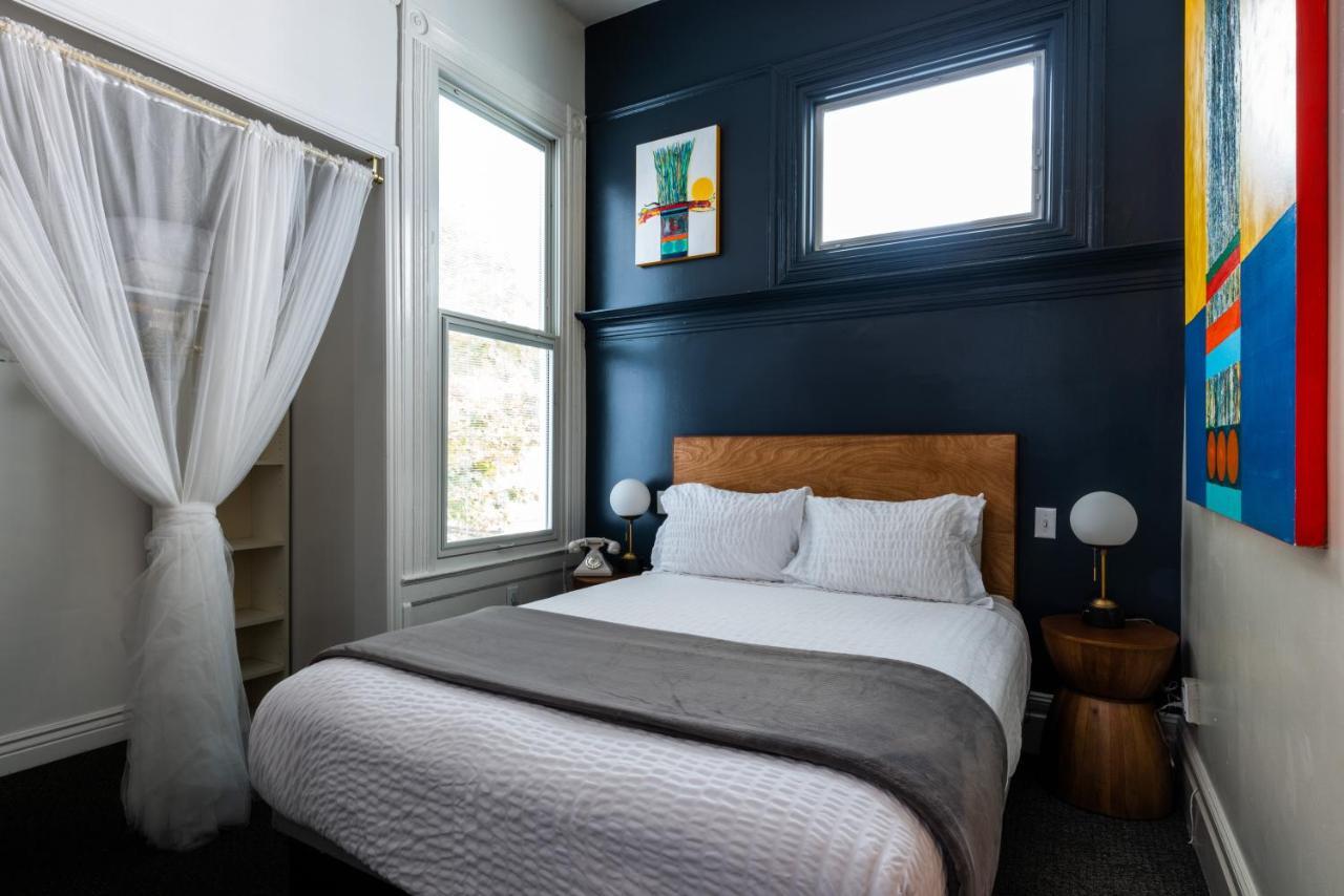 The Metro Hotel 3*