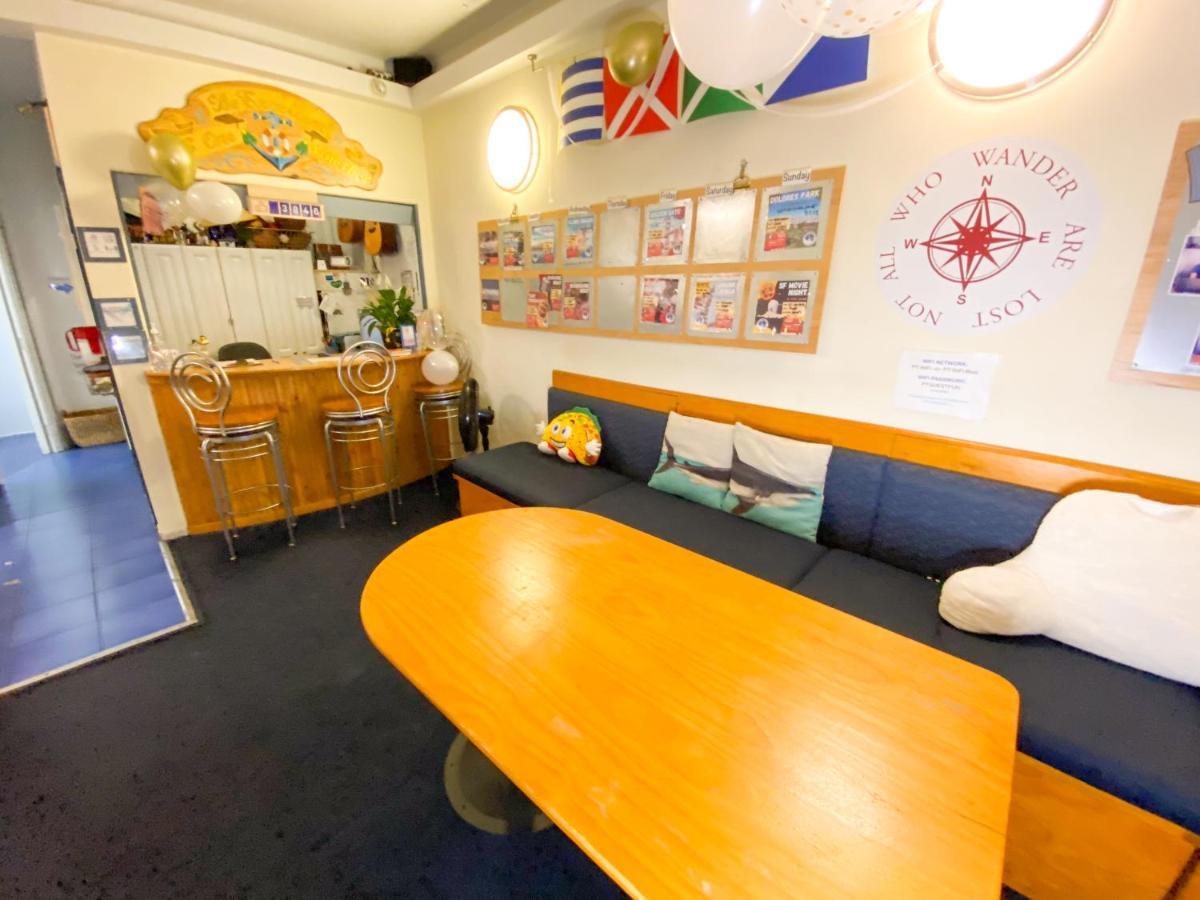 Hostel Ith Pacific Tradewinds Backpacker