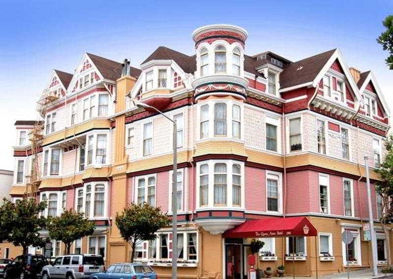 Hotel Queen Anne 3*