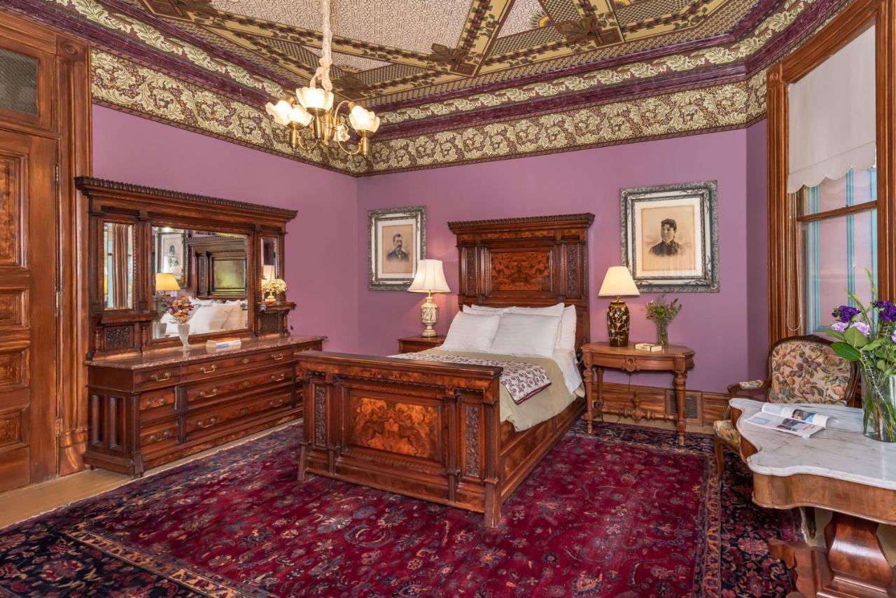 Chateau Tivoli Bed & Breakfast