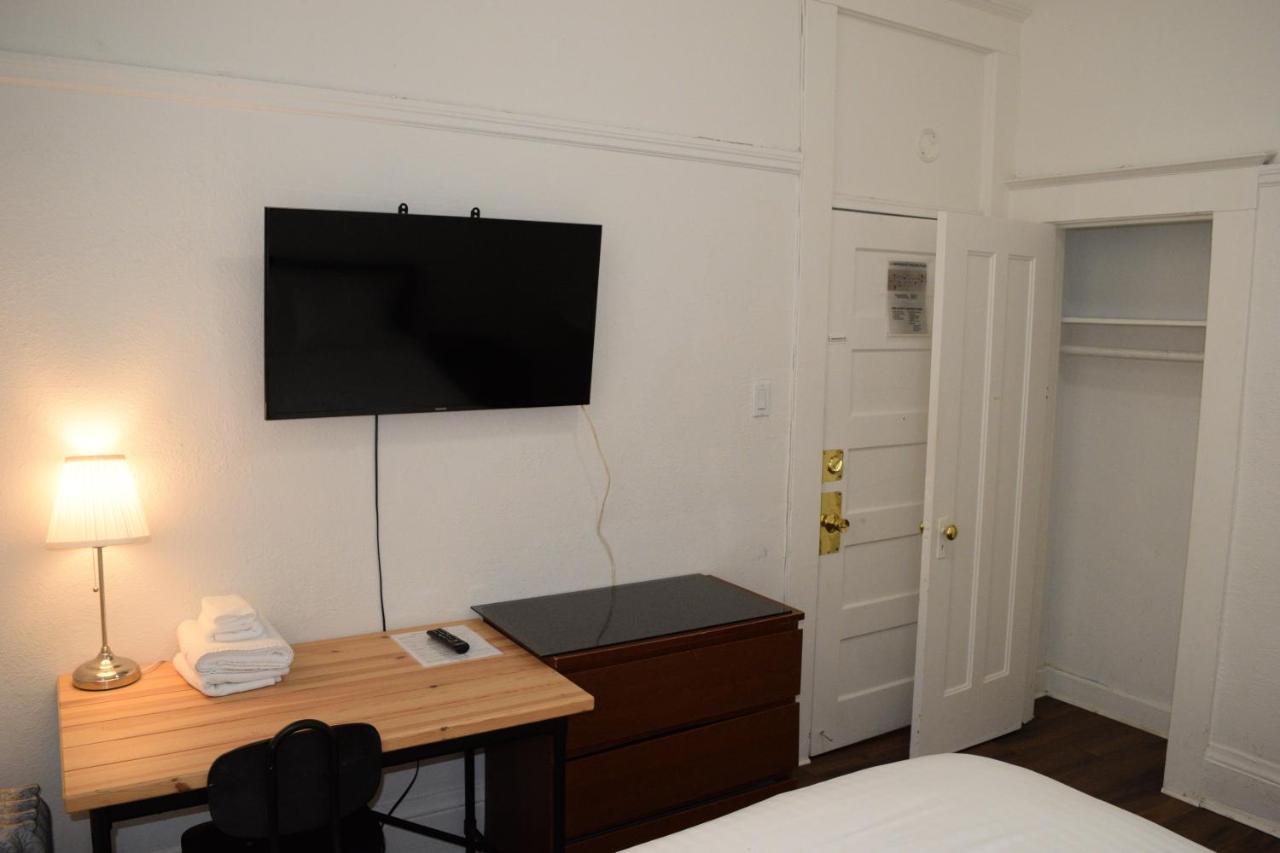 Ikon Hotel 2*