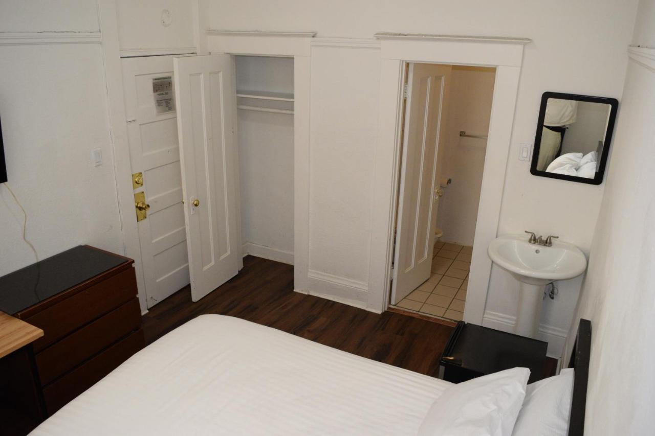 Ikon Hotel