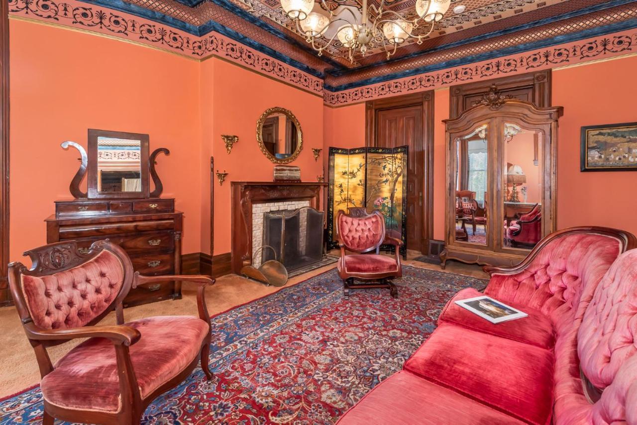 Bed & Breakfast Chateau Tivoli 3*