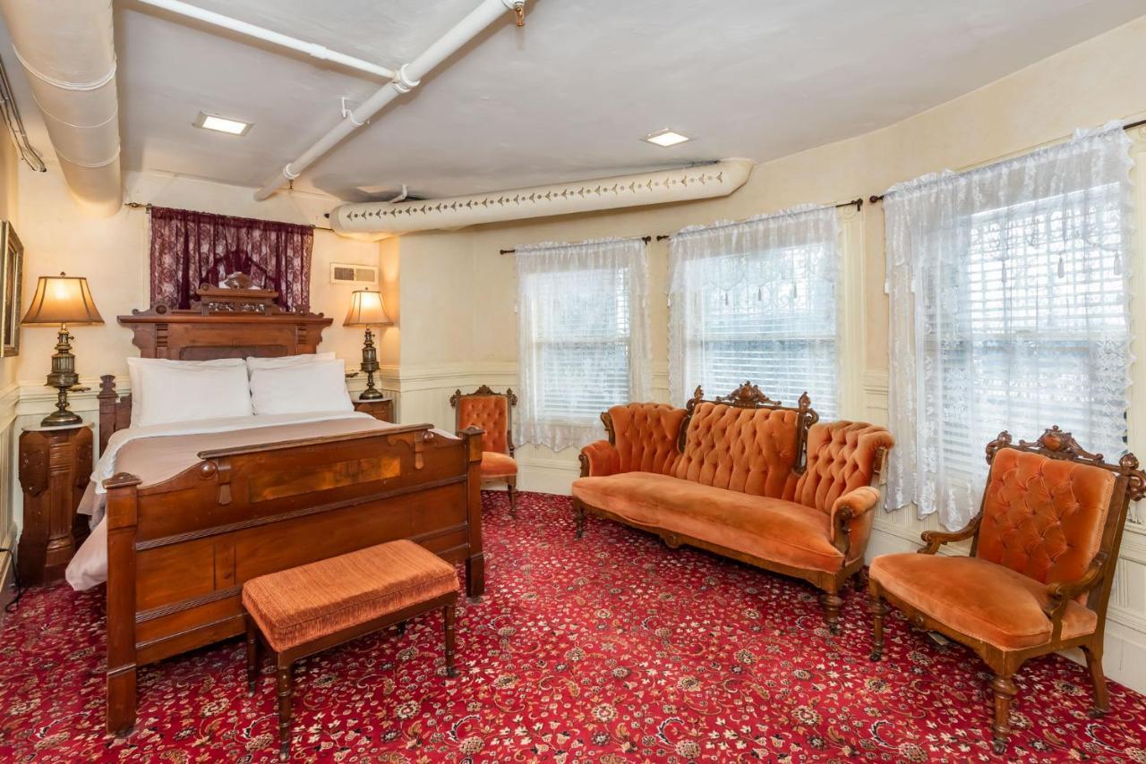 Bed & Breakfast Chateau Tivoli San Francisco