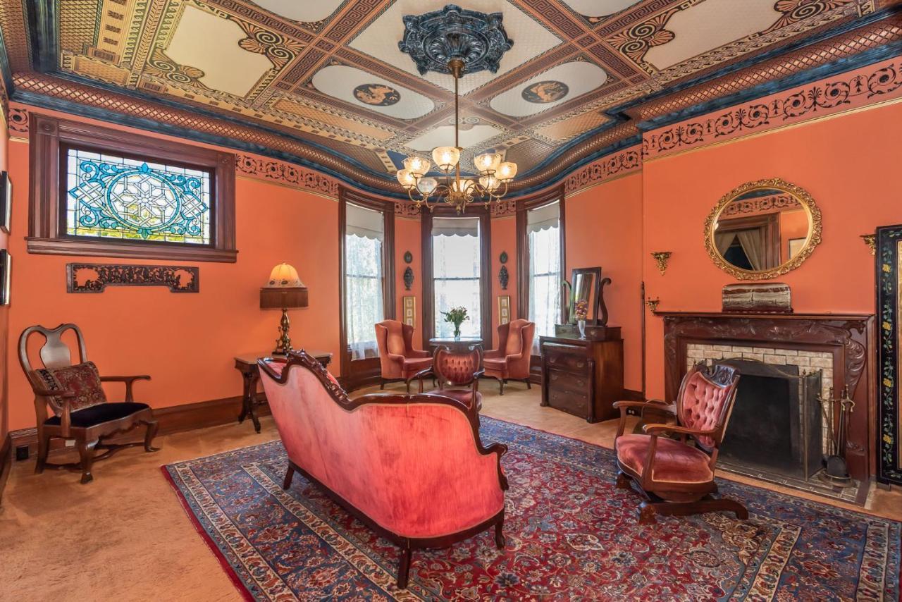 Bed & Breakfast Chateau Tivoli San Francisco