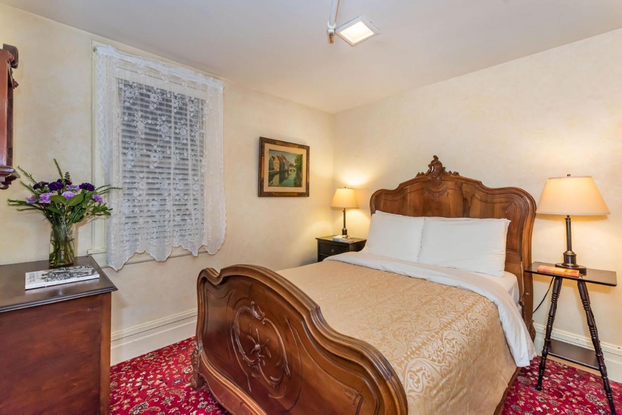 Bed & Breakfast Chateau Tivoli 3*