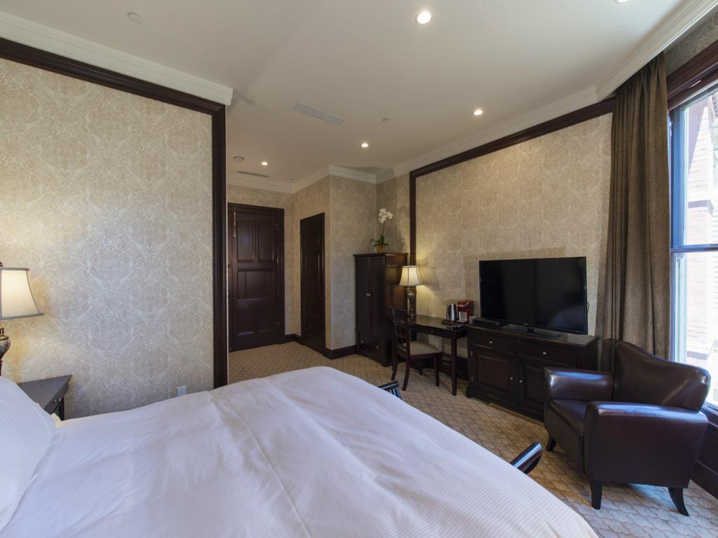 Mansion On Sutter 5*